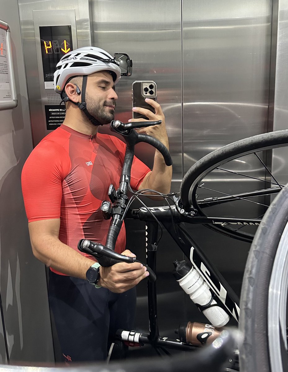 EricLagaresC's tweet photo. Haciendo lo que nos hace felices ❤️🚴🏻 https://t.co/K5pG4Andeg