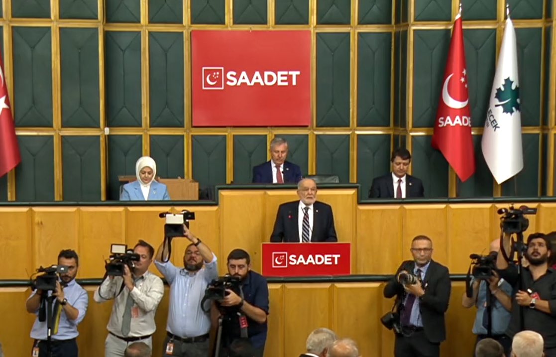 QuickHaber's tweet photo. DEVA Partisi milletvekilleri Mehmet Emin Ekmen ve  Ertuğrul Kaya Saadet Partisi'ne geçmek için TBMM'ye dilekçe sundu.

Saadet Partisi TBMM Grubu yeniden kuruluyor. https://t.co/ade40kTxK6