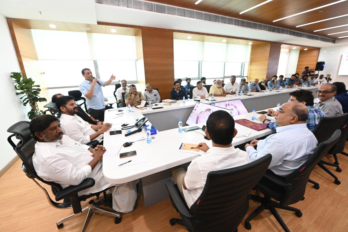 GovTelangana's tweet photo. 🎥 Telangana CM @revanth_anumula Supports #Telugu #Cinema!
✅ #Cabinet #Sub_Committee to address industry #issues
✅ Global branding for #Telugufilms🌍
✅ #Hyderabad as a hub for #Bollywood & #Hollywood🎬
✅ New #awards in #Gaddar’s name🏆
✅ Promoting #eco & #temple #tourism 🌿 https://t.co/pu4tmP9whX