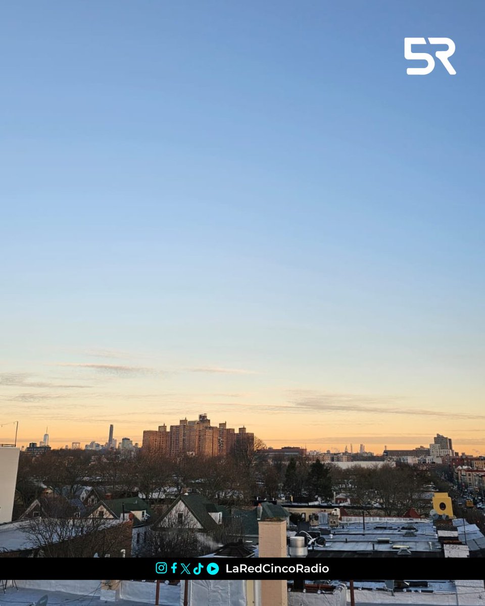laredcincoradio's tweet image. ❄️ || Desde la Gran Manzana 🗽, Brooklyn amanece a -5°C. ¡Un clima bastante frío! Gracias por sintonizarnos hasta Estados Unidos. 🌍🎙️ #Brooklyn #ClimaFrío #NuevaYork