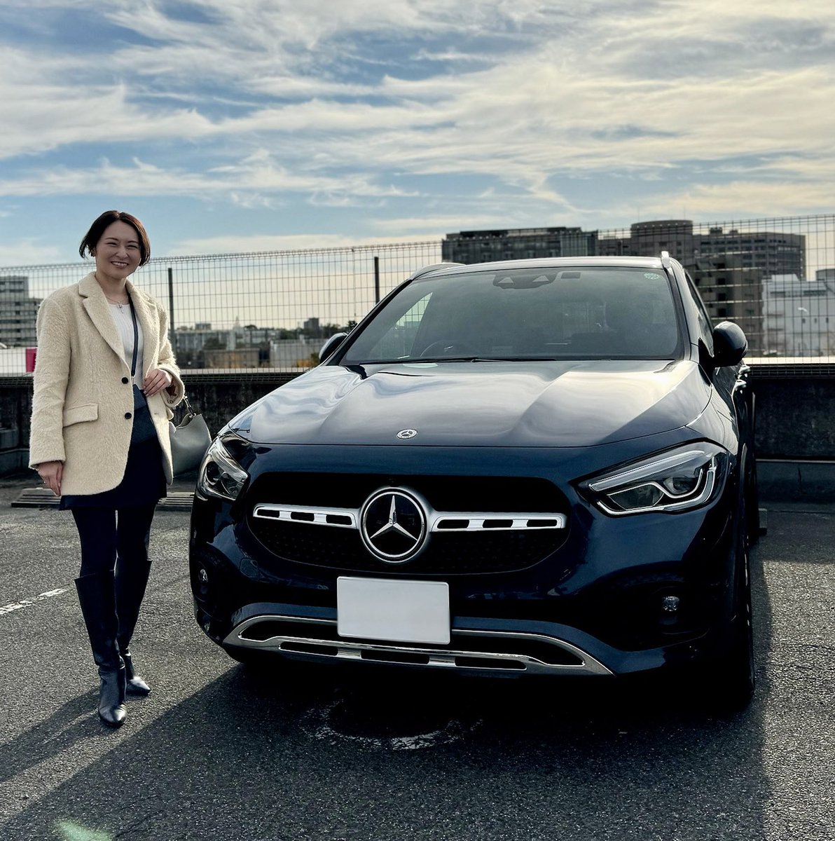 Asamicantik's tweet photo. 自分へのクリスマスプレゼントに
車買いました🚗

愛車に出会ってしまった🙈

クリスマス納車なので
名前は「メリーちゃん」です🎄

ヤナセ名古屋店の林さん、大西さん、
ありがとうございます❣️

#メルセデスにかけて 
#ベンツ #gla200d 
@MercedesBenz_JP https://t.co/R8axe3DdjN