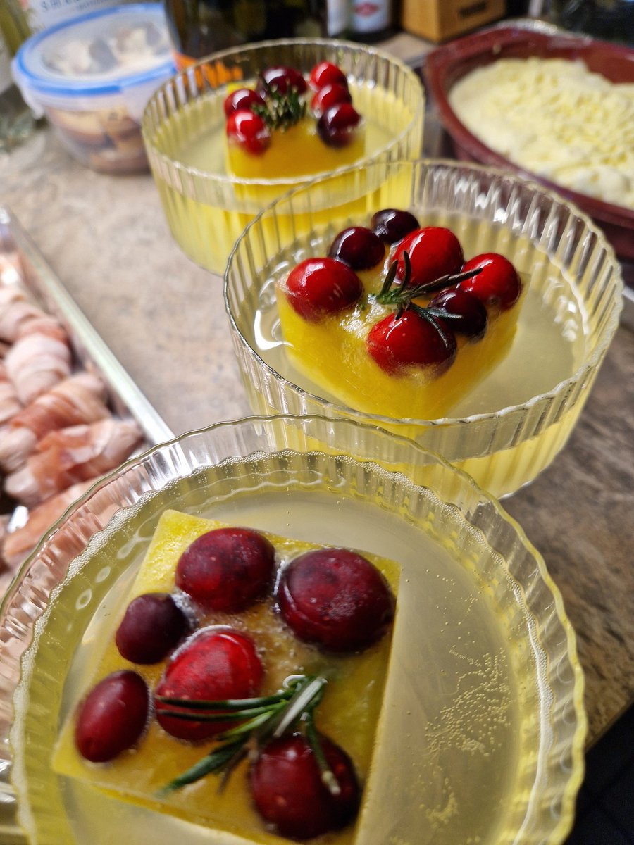 SamuelCoop's tweet image. 🎄