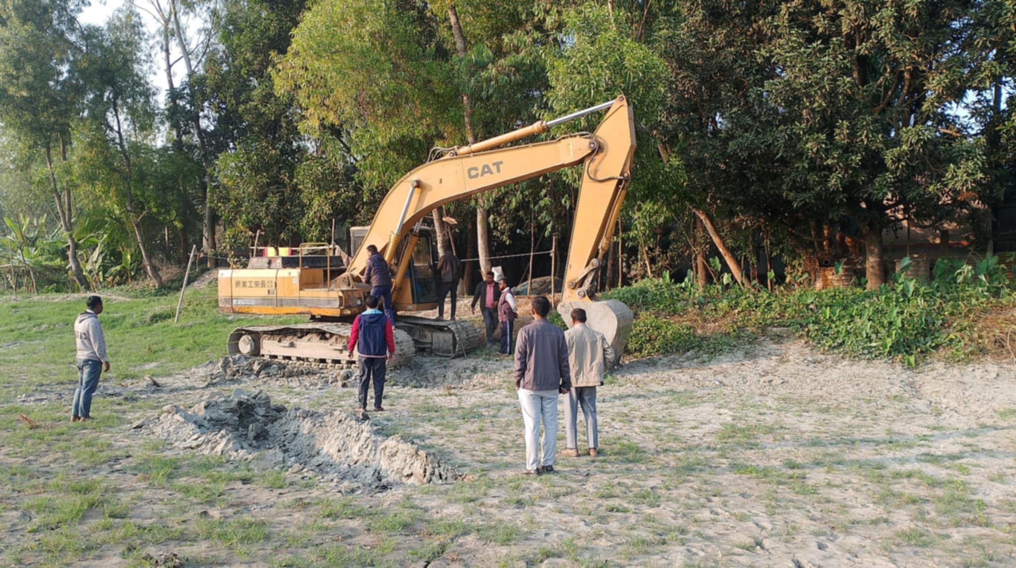 কালিহাতীতে অবৈধ বালুঘাটে ভ্রাম্যমান আদলতের অভিযান