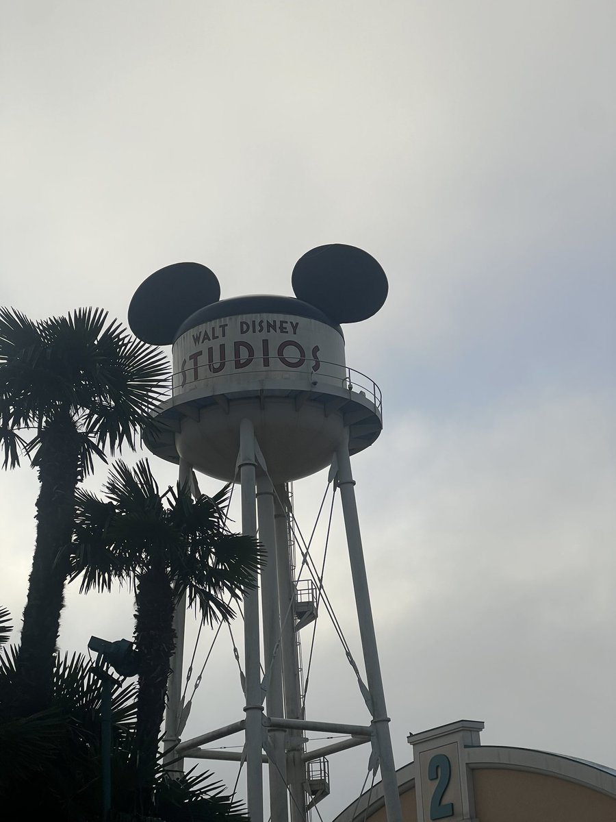 Gjoamd's tweet image. Disney Paris 🏰🗼❤️