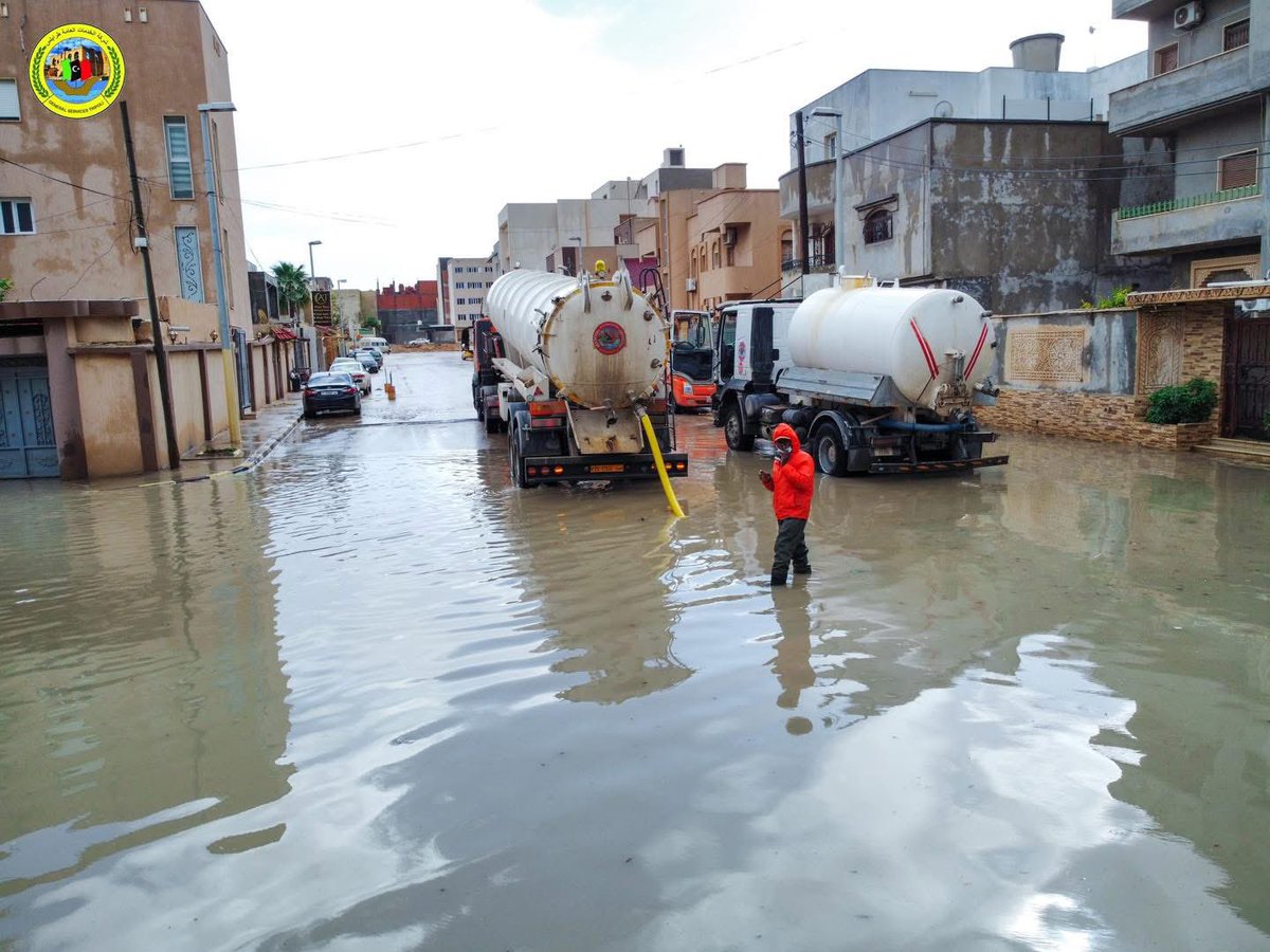 PSCTLY's tweet photo. شركة الخدمات العامة - طرابلس

استمرار اعمال شفط المياه الراكدة من قبل قسم الطوارئ التابع لادارة خدمات الطوارئ والدعم من داخل حي الجراح.

#نعمل_لأجلكم
#شركة_الخدمات_العامة_طرابلس🇱🇾
#PUBLIC_SERVICES_COMPANY_OF_TRIPOLI
#PSCT https://t.co/aJLY49ogAs