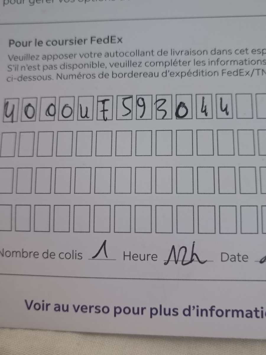 Stefmorbois's tweet photo. @FedExEurope HELP !!!!!!! Je deviens chèvre avec un colis bloqué à Corbas. Impossible de déchiffrer le code laissé par le livreur et donc de reprogrammer une livraison. Quelle est le première lettre ?? Et le sixième caractère ? Merci pour votre réponse. https://t.co/V5bdca80hh
