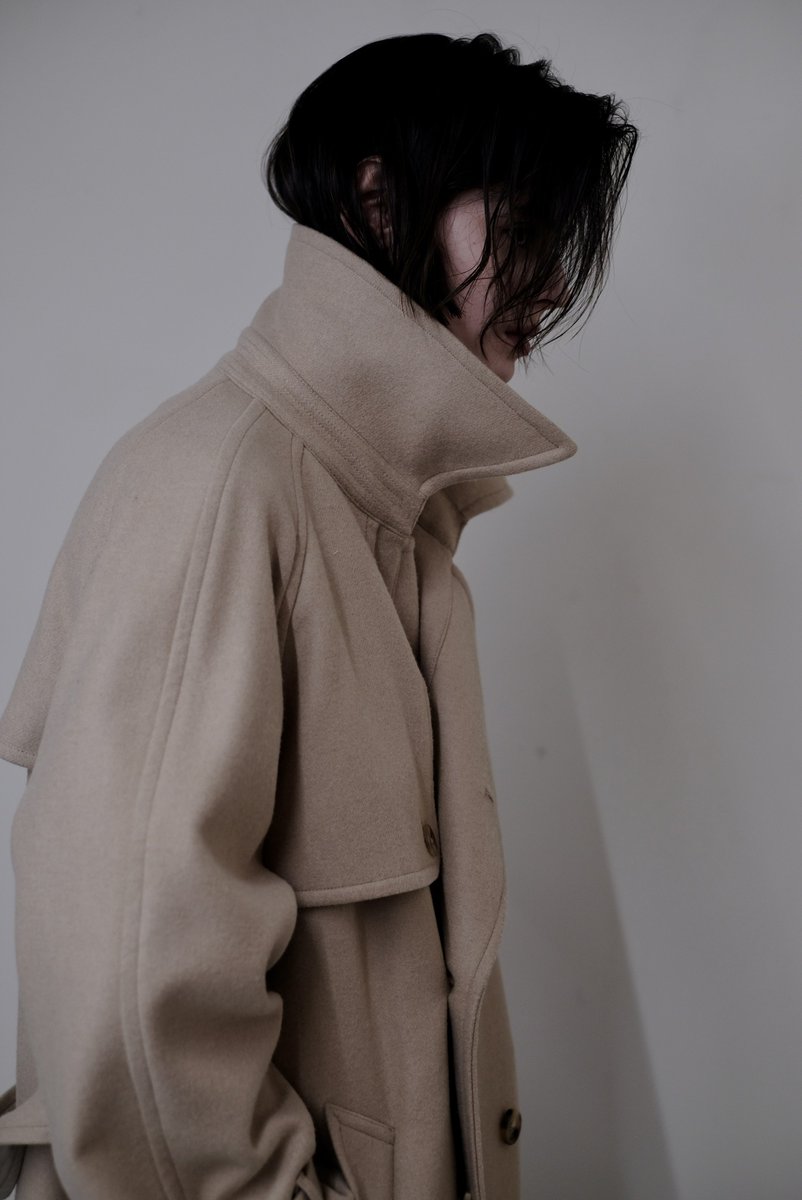 昨年は減産で数着のみの生産にとどまったANSNAMのメルトントレンチ