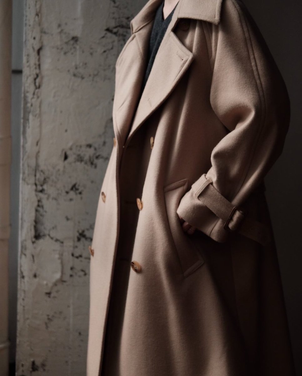 昨年は減産で数着のみの生産にとどまったANSNAMのメルトントレンチ