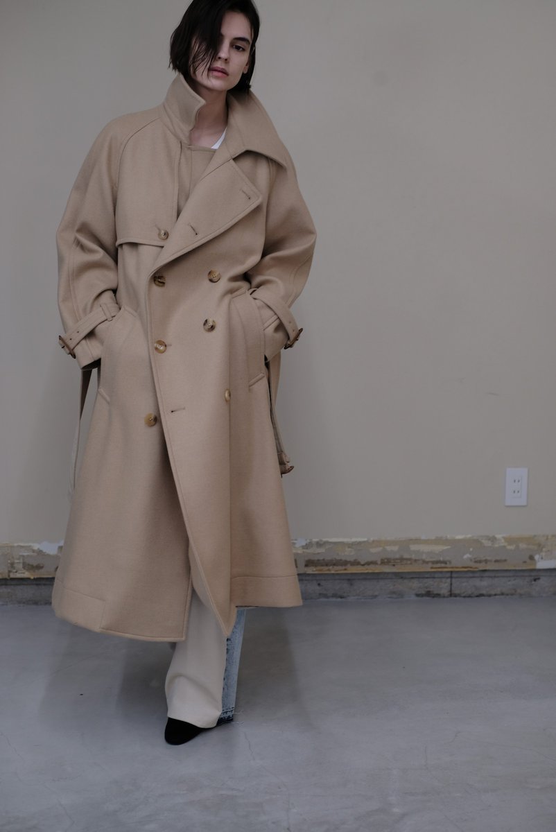 昨年は減産で数着のみの生産にとどまったANSNAMのメルトントレンチ