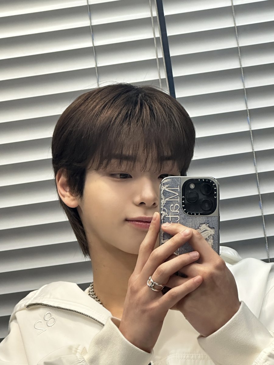 82Message's tweet photo. [#도누니]
🤍🖤

#82MAJOR #82메이저 #에이티투메이저
#김도균 #KIMDOGYUN https://t.co/ytjBeIpwRF