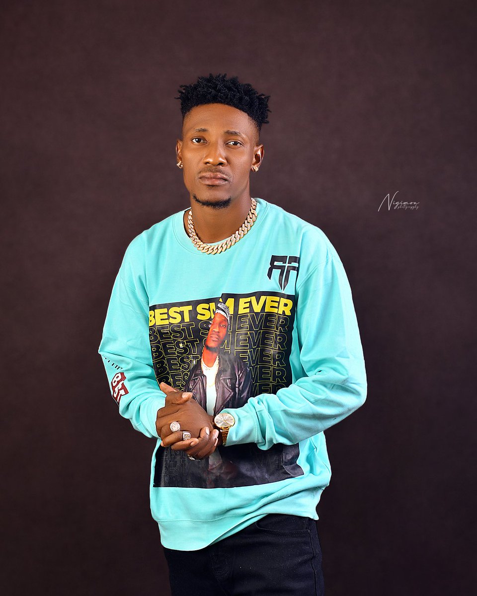bestslimever's tweet photo. MERRY CHRISTMAS 🎄 Wishing you all Joy, Peace and Love of the season. 

#inBESTSLIMEVERvoice
[INT'L AWARD WINNING ARTISTE]

#RAPRecords
#EverythingBEST https://t.co/yQqlRxuQRw