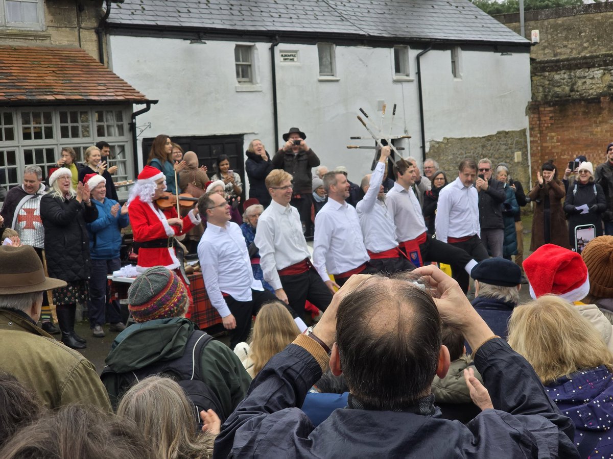 A fine Headington Quarry tradition. The Boxing Day handbell ringers, Mummers Play, Morris Dancers, and Rapper Sword dancing. This year they're celebrating their 125th anniversary <a href="/HeadingtonQMD/">Headington Quarry Morris</a>
