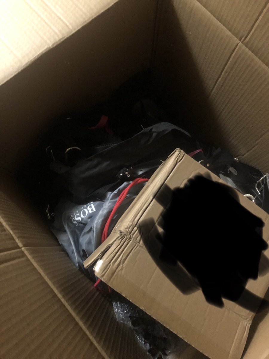 おもちゃ整理している
たくさんすぎ！やば
たくさんあります、遊ぼ人はいなくで道具も寂しと思う
遊びたい人是非メールください
#bdsm 
#調教 
#拘束 
#縛り