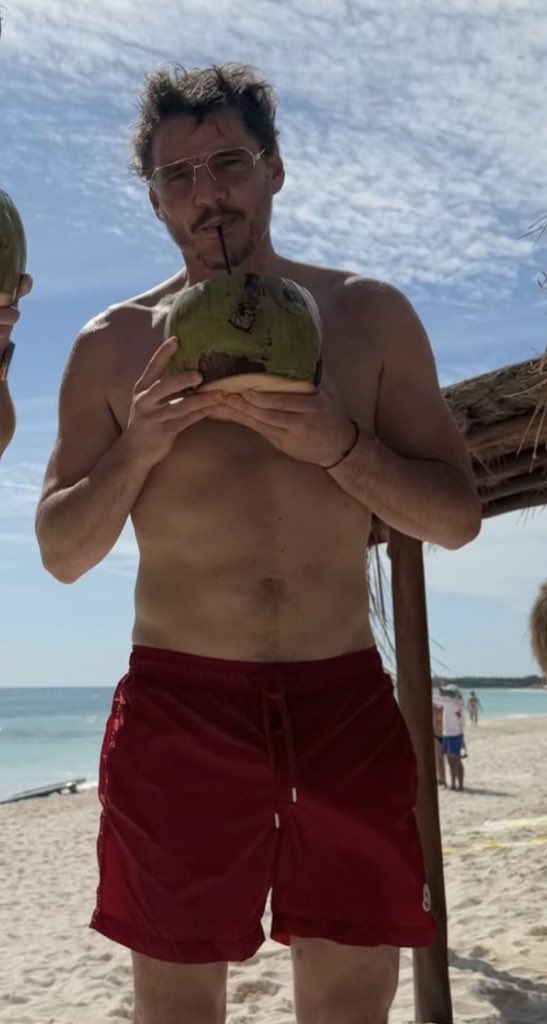 softleongf's tweet photo. need a 49 years old man who looks like this https://t.co/khSHMwqjeD