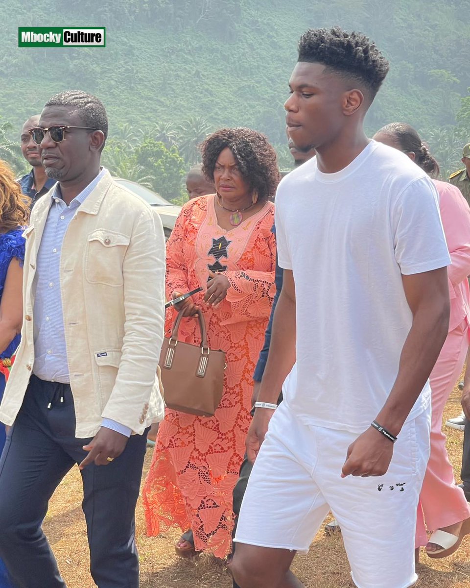 TheCameroonianZ's tweet photo. Aurélien Tchouaméni à #Manjo pour l’inauguration du complexe sportif à l’orphelinat Manjo Children’s Home.
#Cameroon 🇨🇲 MbockyCulture @Griffe2Foot https://t.co/9LgSjXRd5h