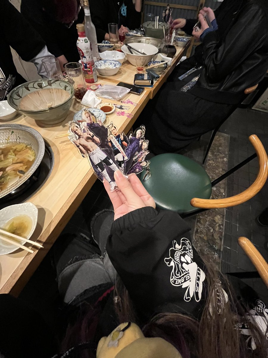 rising_Mayway's tweet photo. 可愛いお姉さま方をなでなで出来て幸せなあやかです✌🏻🥺✌🏻
#LETSPUNK ✌🏻
#酒焼けじゃなくて声帯破壊
#でも幸せ
#みどりん幸せそう
#また誘ってください 🥺 https://t.co/yBwMaR3Al3