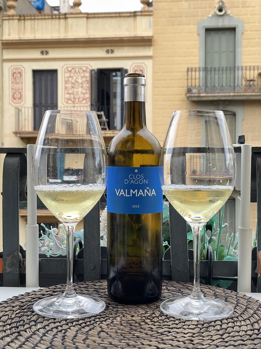 🎄 Sant Esteve con Clos d’Agon Valmaña 2022
Un blanco de la D.O. Catalunya:
🍇 Fruta blanca, flores mediterráneas y toque cítrico.
🍇 Fresco, equilibrado y delicadamente mineral.

#wine #vi #winestagram #winelover #winelovers #topwines #exclusivewines #luxurywines #vilaviniteca