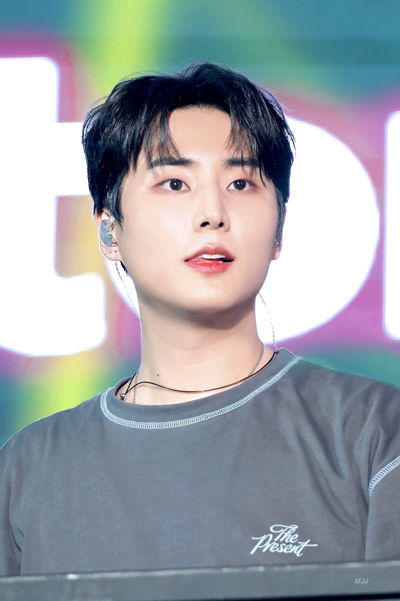 241220 The Present #영케이