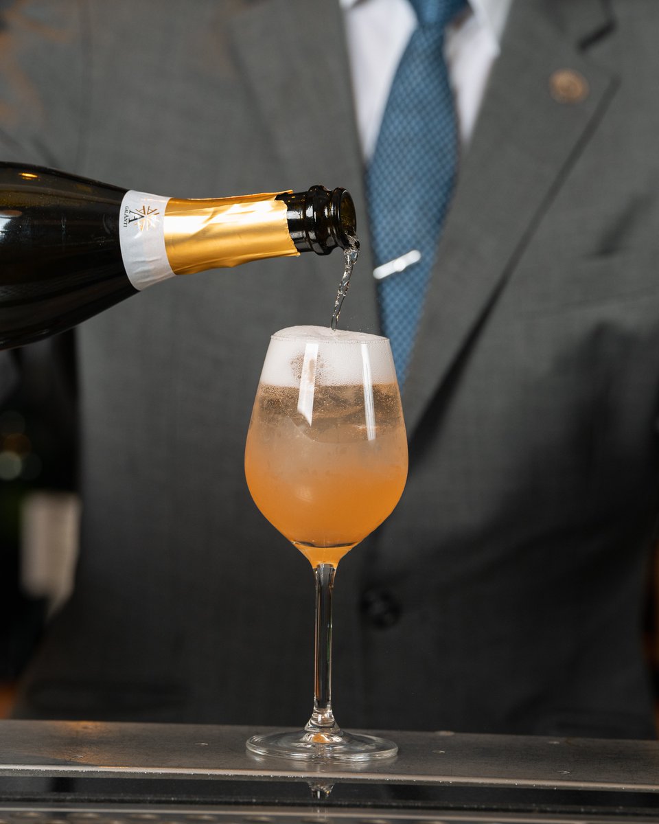 smithandwhistle's tweet photo. Friday's call for... prosecco! 💗

#smithandwhistle #cocktails #terrace #mayfair #yourmayfairlocal #londonbars #londoncocktails #prosecco #drinks #friday https://t.co/nybVvzeAvy