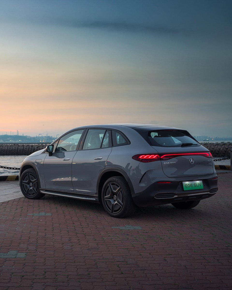 De EQE 500 SUV combineert prestaties, veiligheid en baanbrekend design.

Meer info: mb4.me/EQE_SUV_NL2

#MercedesBenz #EQE #SUV 

[Mercedes-Benz EQE 500 4MATIC SUV | Gecombineerd energieverbruik: 21,9‒18,8 kWh/100 km | Gecombineerde CO₂-emissie: 0 g/km | CO₂-Klasse: A]