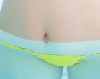 nazonheso's tweet photo. 瀬戸環奈のオヘソの立体感が一番分かるカット https://t.co/B2rLUWpQF3