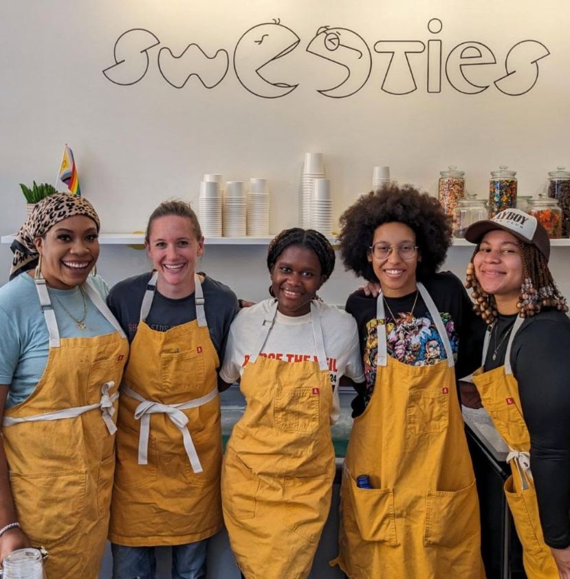 WashTone's tweet photo. Sweeties is bringing joy to the community with custom soft-serve ice cream! 🍦 Try flavors like Raspberry Lime Cream with Lime Zest.

Support local this holiday season!

#ShopLocal #Sweeties #WashToneMedia https://t.co/UCw4l6pXOR