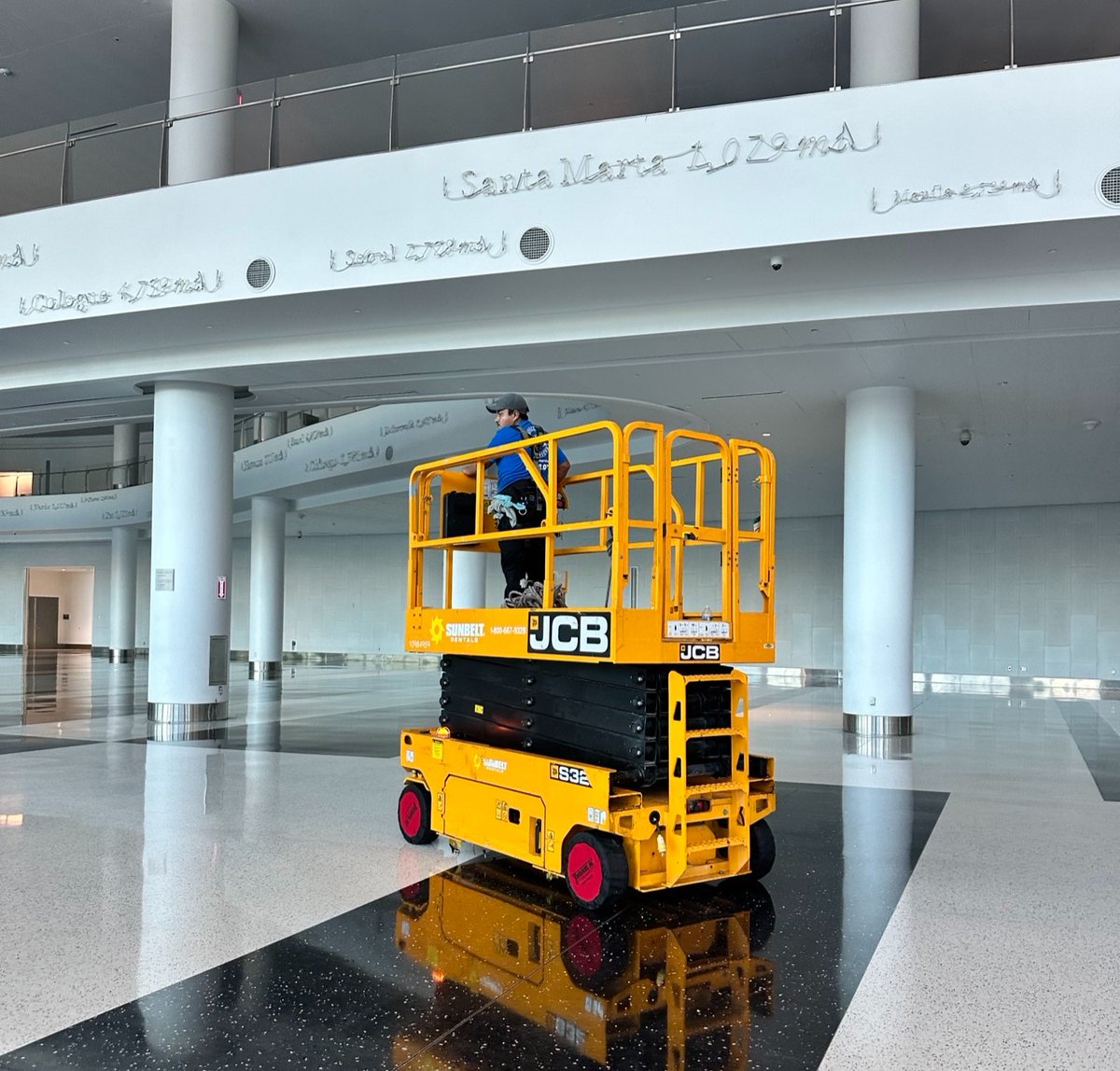 TheMiamiBeachCC's tweet image. ✨ Keeping the MBCC Radiant and Ready for Business ✨

At the Miami Beach Convention Center, we’re dedicated to ensuring our world-class venue is welcoming and inviting. A big thank you to the hardworking teams.  🌊

#FacilityCare #MBCC #CommitmentToExcellence