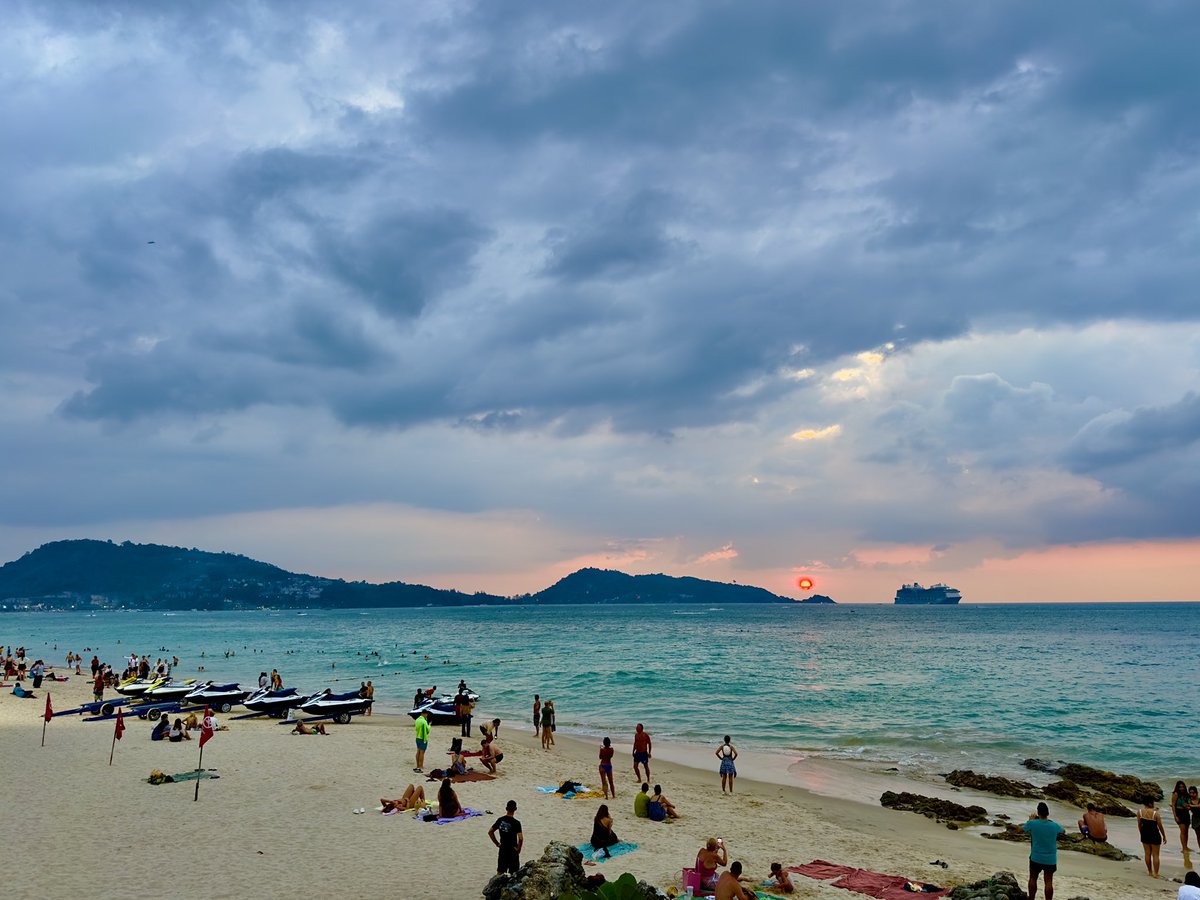 damian_colla's tweet photo. Patong Beach | Thailand | 2024 https://t.co/yQNXAGpoMA