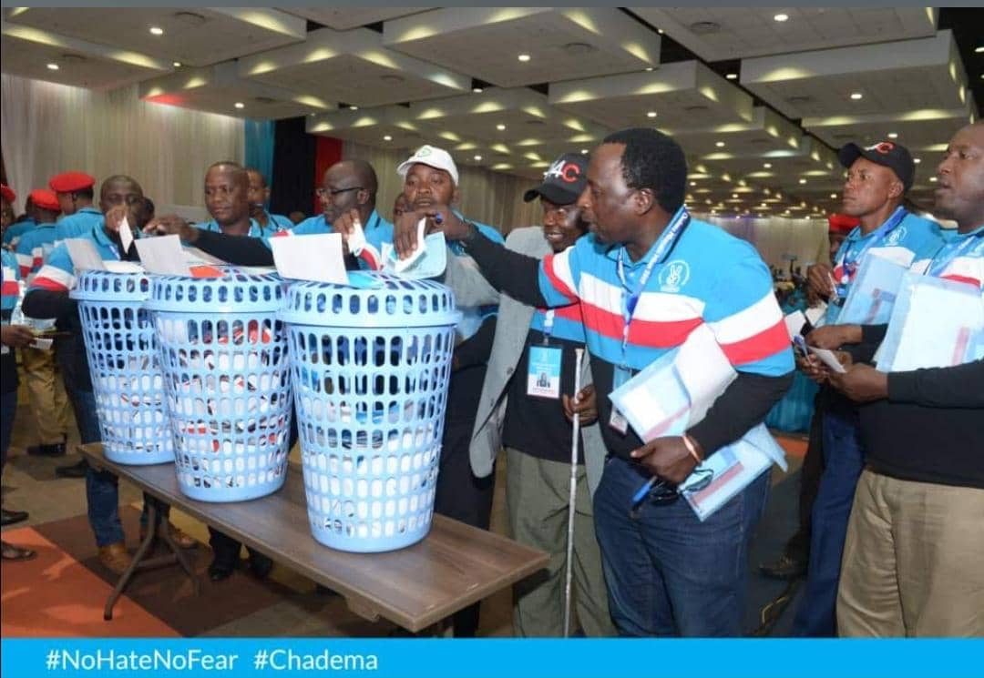 Wakuu, zimebaki siku ngapi akina Charlie Champlin <a href="/YerickoNyerereT/">Yericko Nyerere</a> walie kilio cha mtu mzima? 😀😀😀😀