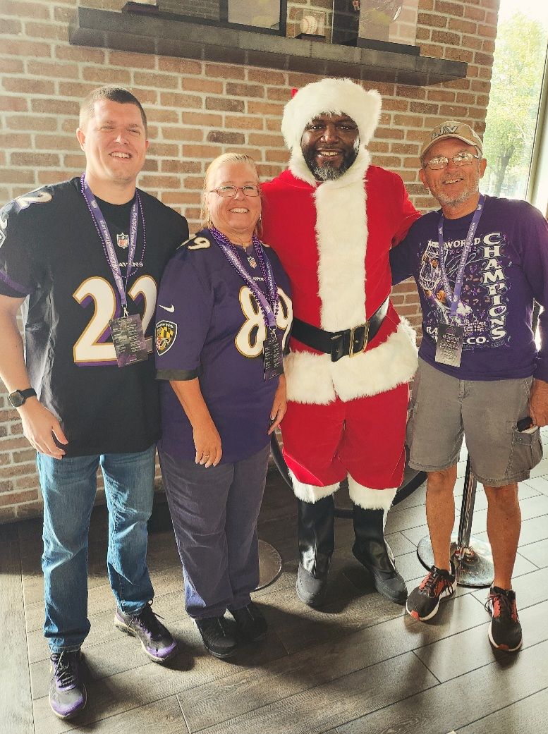 miket753's tweet photo. Ravens Win! On to the playoffs. Thanks @BMOREAroundTown @Ravens https://t.co/XvEZx0bDiL