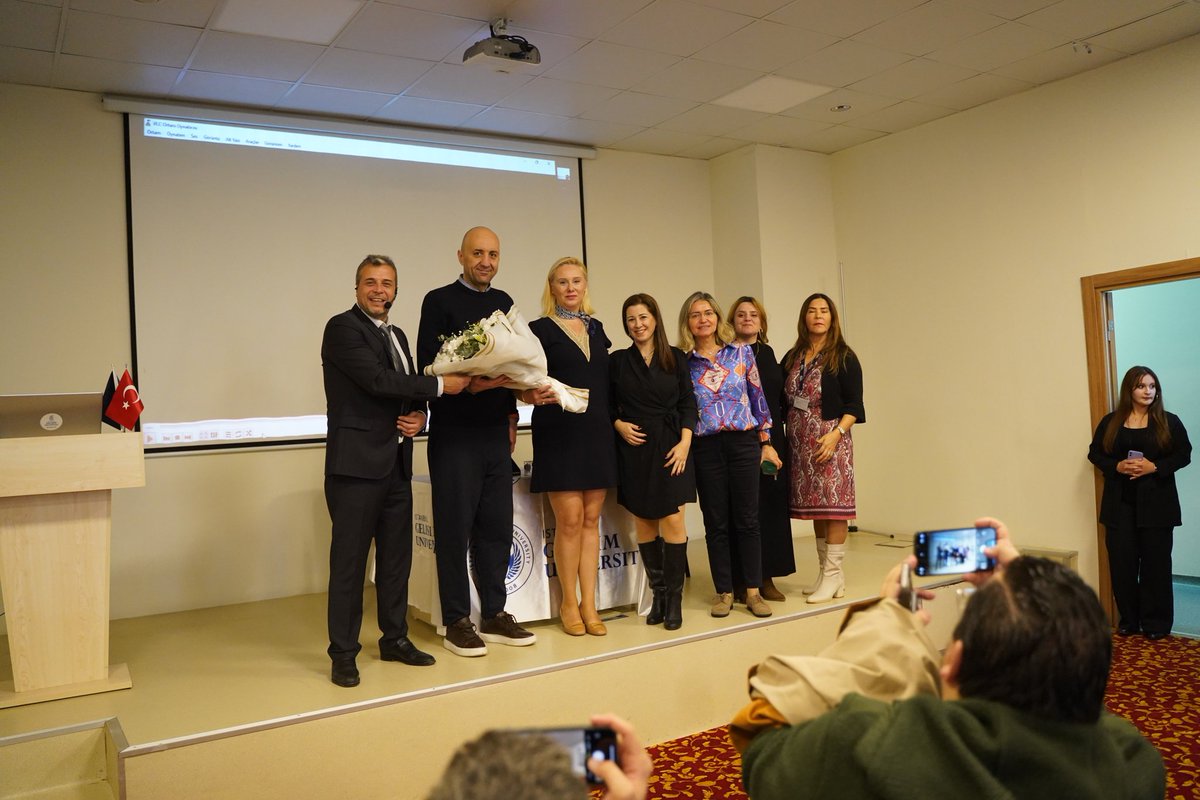 "Havacılıkta Kariyer Planlama ve Pilotajlık Süreçleri" konulu söyleşimize katılımlarından dolayı Sayın Sorumlu Kaptan Pilot Uğur DEMİRÖZ’e değerli katkılarından dolayı teşekkür ederiz.