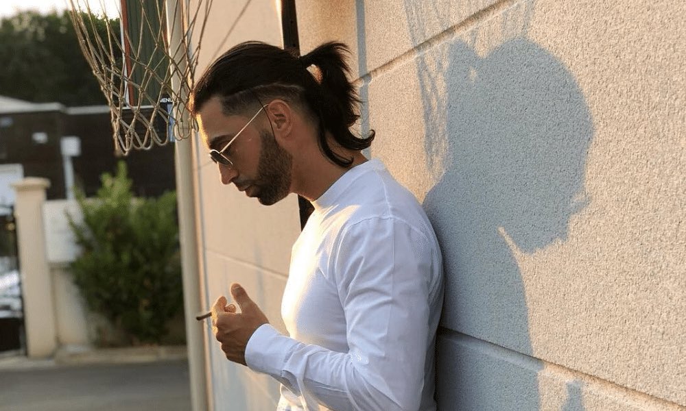 sltcwzk's tweet photo. Joyeux Anniversaire à Ademo qui fête aujourd’hui ses 38 ans ! 🥳

Le meilleur rappeur Français. https://t.co/jFLc9h23gf