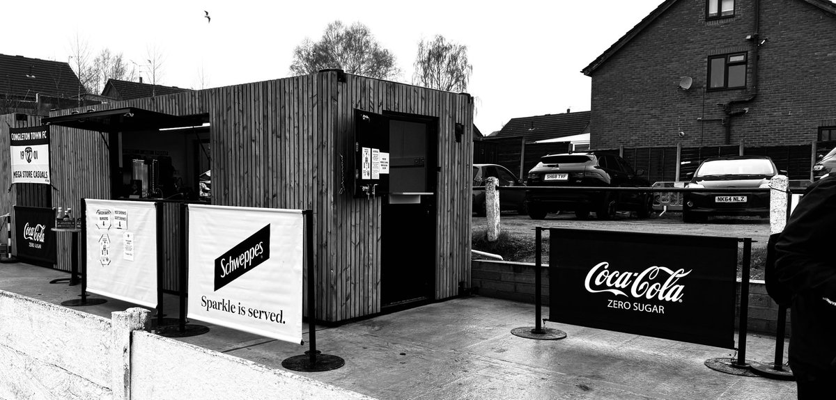 Hope you all had a lovely Christmas and we look forward to seeing you all.🎄
Your Burgers and Bacon baps will be served from the front of our Container today the large hatch along with Hot drinks and soft drinks. 
Alcohol served from the side door