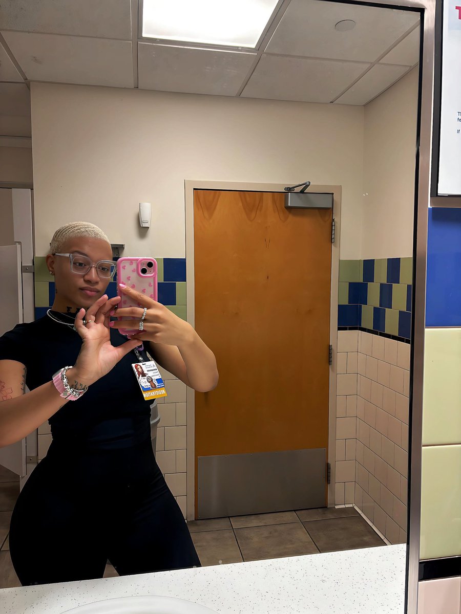 good morning from the trap 🏥