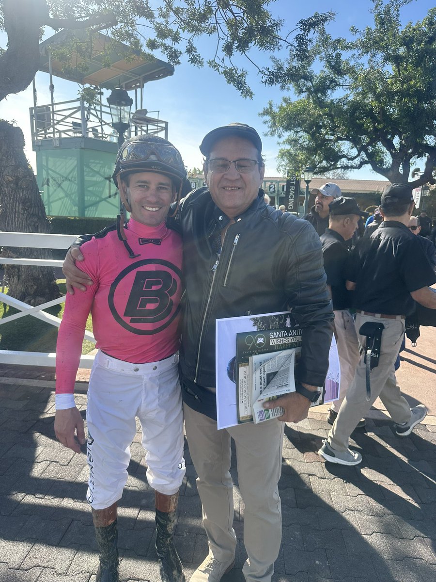 los300finales's tweet photo. Agarra DATO con OMEGA: 
Ya aquí en @santaanitapark con nuestro ahijado Flavien Prat #PRAPRAPRA https://t.co/Q7LZg8Sl9y