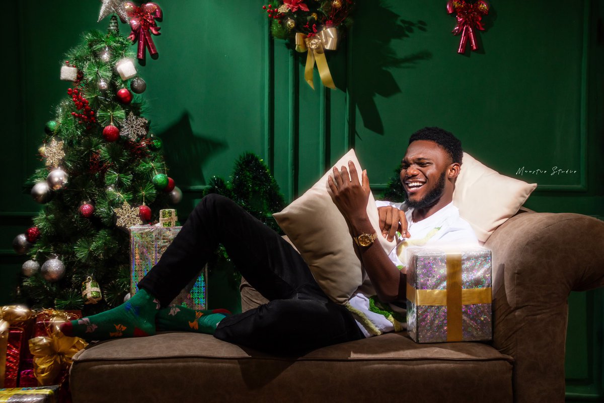 maestrostudioss's tweet photo. With every shot is a smile.
With every light is beauty been birthed.
We can’t forget all clients who made this year a successful year. 
We thank you for your patronage.
We thank you for love you have for our business. 

May your holidays be bright, cheerful, and full of memorable https://t.co/kagflNud9e