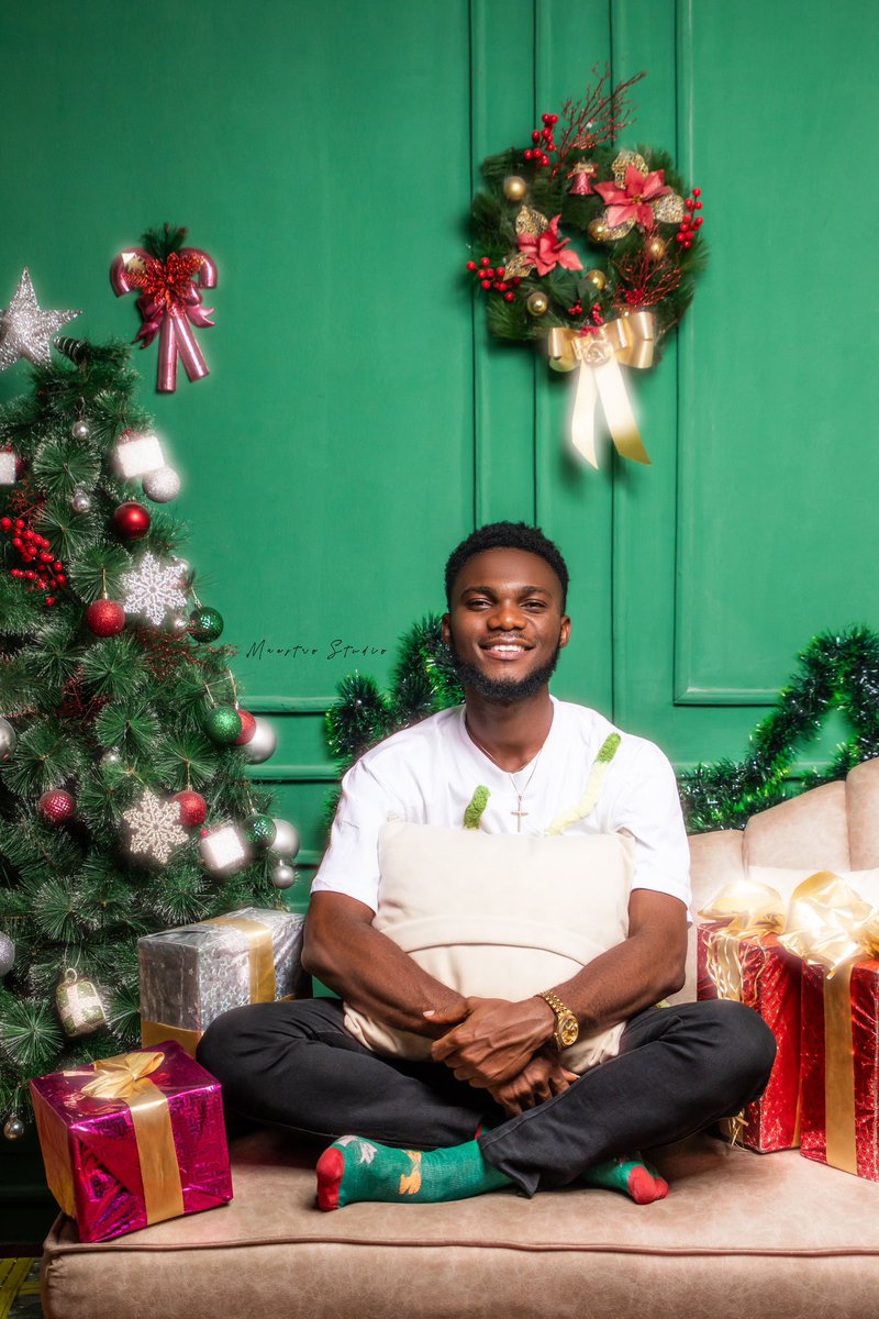 maestrostudioss's tweet photo. With every shot is a smile.
With every light is beauty been birthed.
We can’t forget all clients who made this year a successful year. 
We thank you for your patronage.
We thank you for love you have for our business. 

May your holidays be bright, cheerful, and full of memorable https://t.co/kagflNud9e
