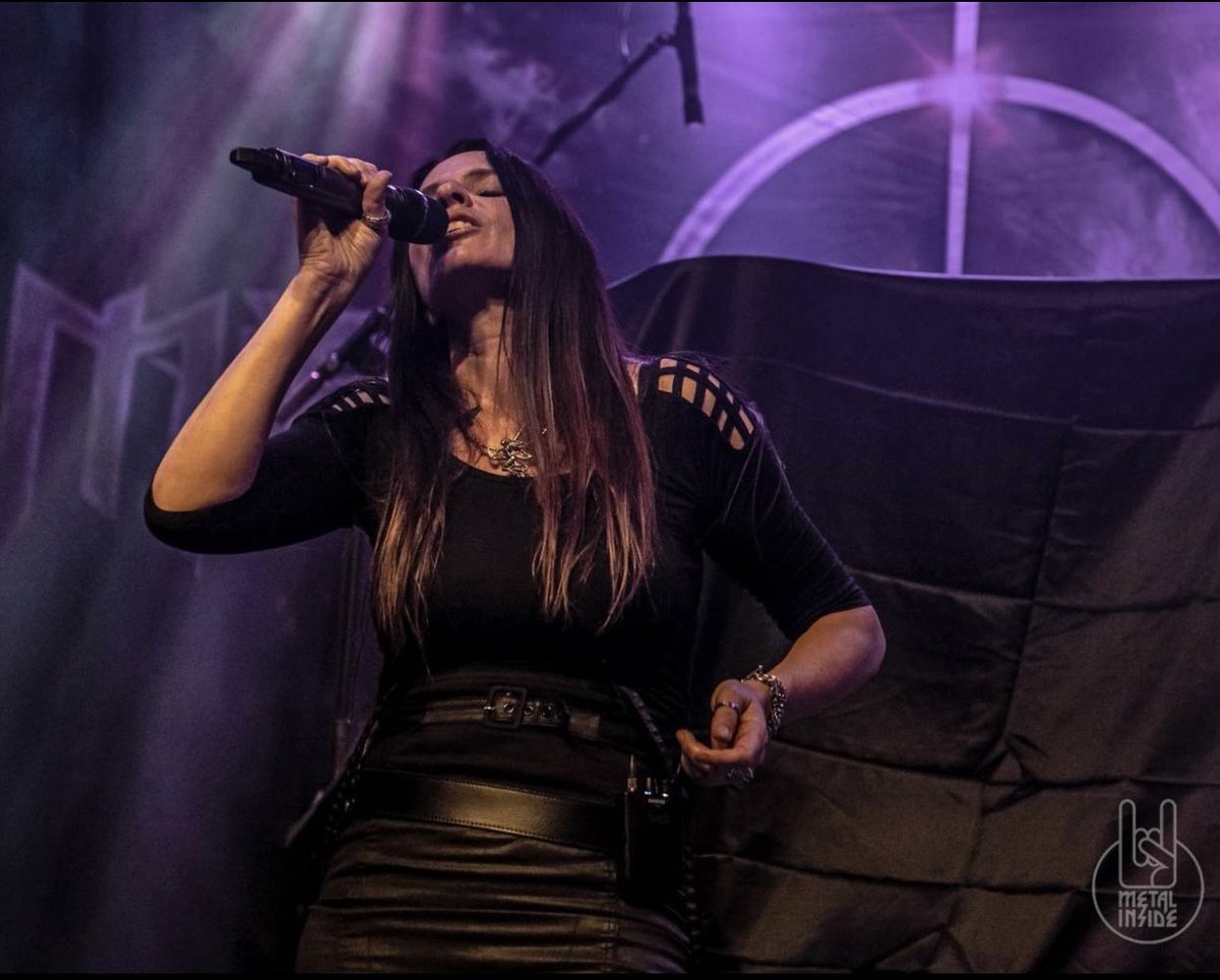 With a selection of pictures of some of the highlights of the year, I would like to thank you all for your loyalty and support! I wish you a few relaxing days and look forward to a fantastic 2025! 💫

#miracleflair #melodicmetal #metal #liveshow #GoodTimes #highlights2024