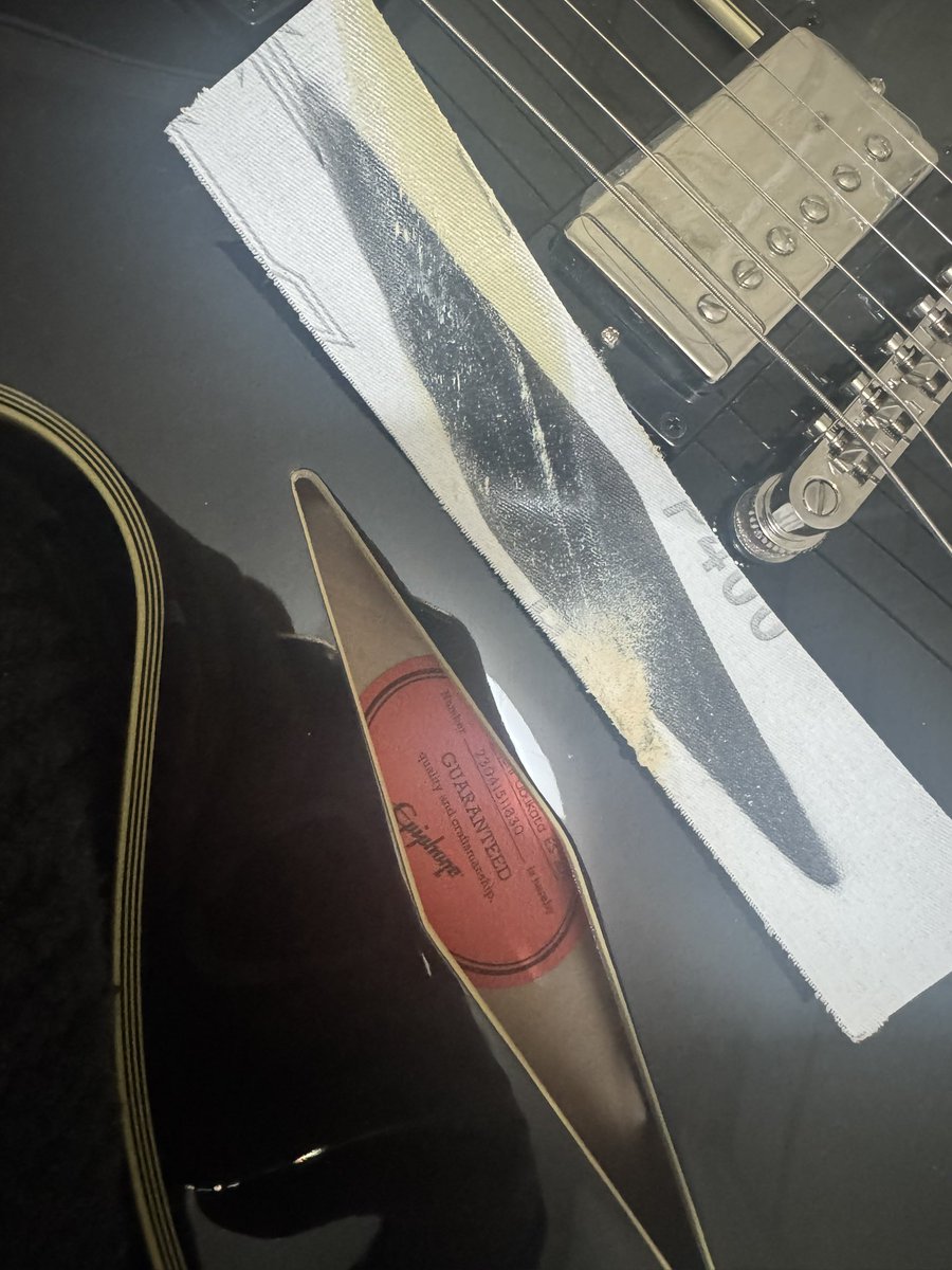 mattneil's tweet photo. @Epiphone  wow, got this for Christmas and giving it a once over I find this. Not great QC there is it 🙄 https://t.co/dNE9DLY0t3
