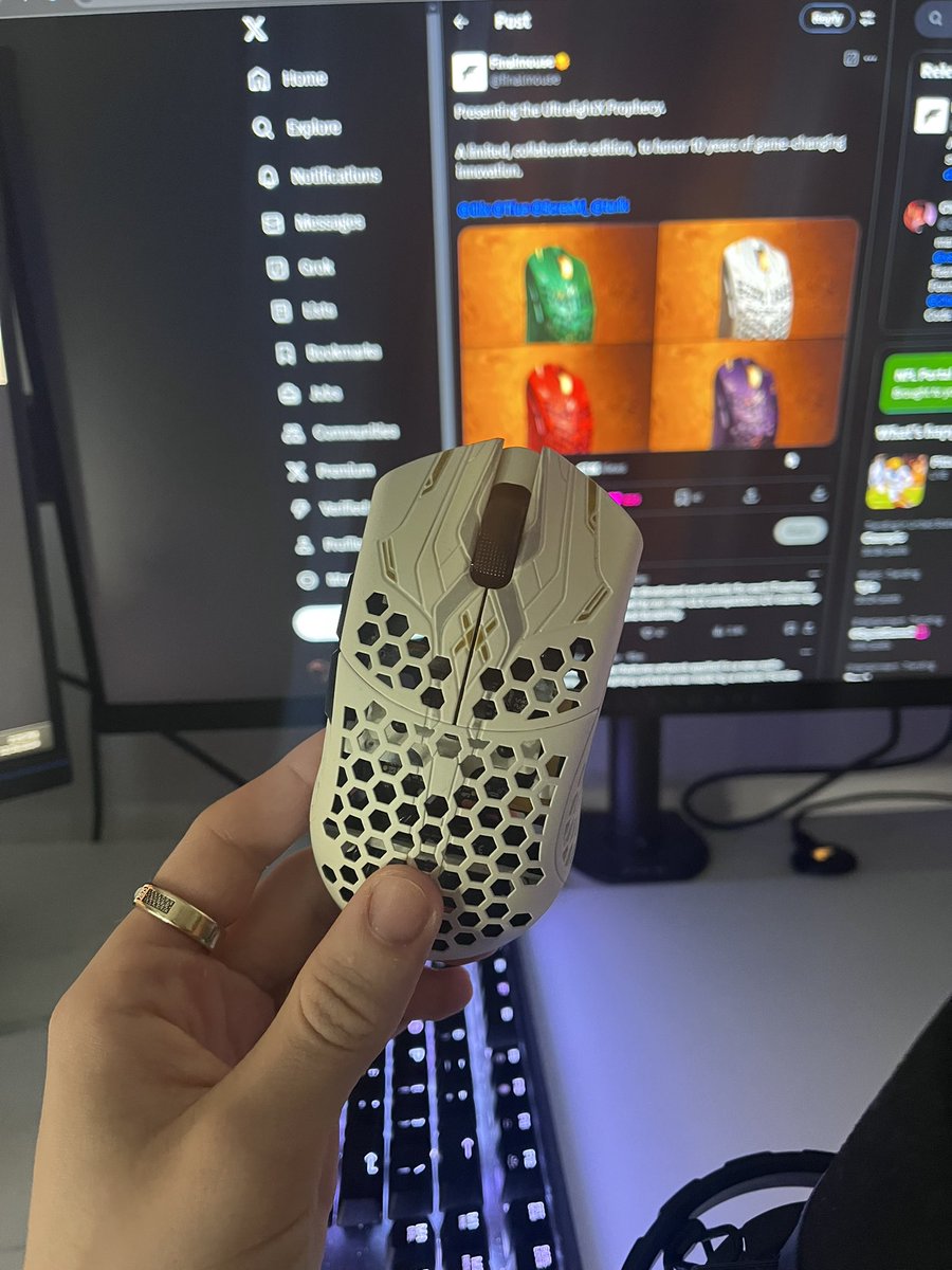 FrazeeeVal's tweet photo. @finalmouse @Clix @Tfue @ScreaM_ @tarik i expect compensation for copying my mouse https://t.co/OrJWPBkbFK