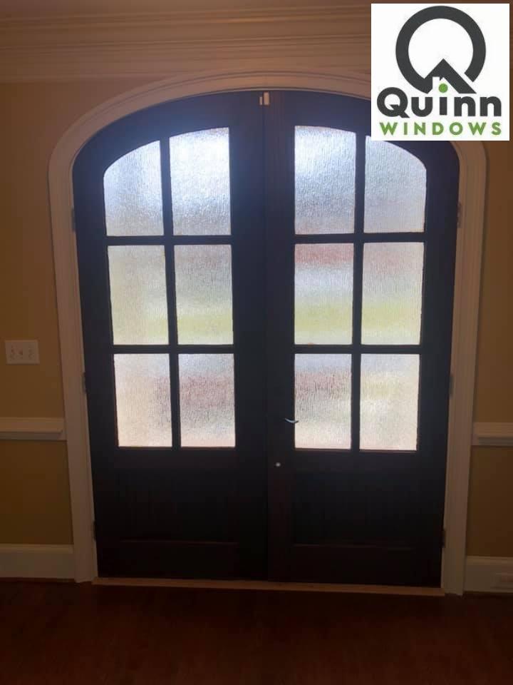 QuinnWindows's tweet photo. Looking for a stylish way to enhance your privacy at home? 🏡✨ Quinn Windows offers a variety of privacy glass options designed to complement any door or window style. Let us help you find the perfect fit for your space! Schedule a design consultation today! 📞🖼️ #HomeImprove... https://t.co/SU2ZCcFJ1u