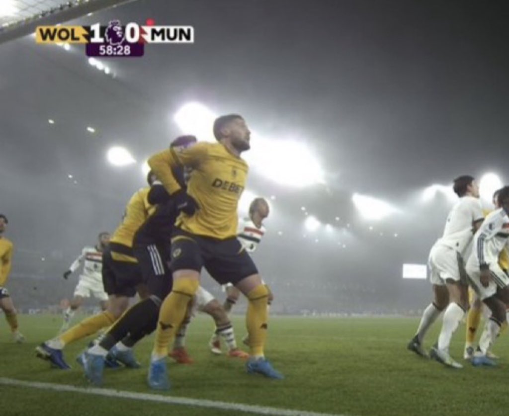 mark_robinson_'s tweet image. Well done Tony Harrington on your win  at Molineux this evening 🙄🙄

Biggest homer ref I’ve seen in a long time. 

#WOLMUN #PremierLeague #MUFC #ManUtd