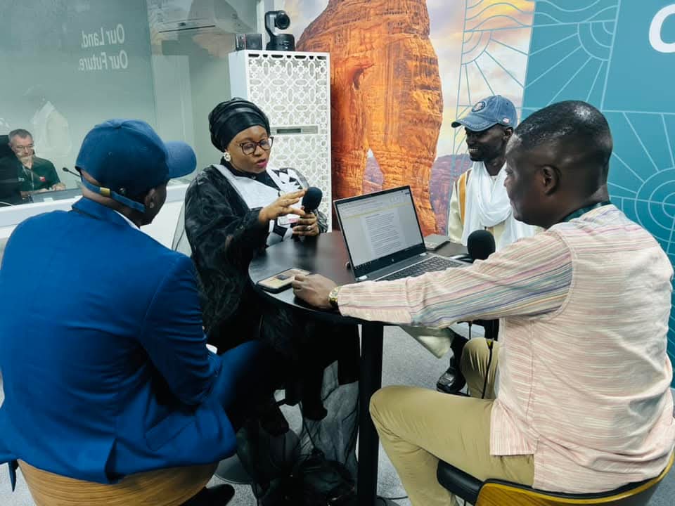📍Riyadh, Arabie Saoudite 

📣NEWS #COP16Riyadh 
Émission-débat au studio Radio 📻 de la médiatique 

Quel est l’avis des OSCs sur les négociations tenues à la #COP16Riyadh ? 
Comment impliquer les communautés dans la mise en œuvre des objectifs de la convention ? 
Quelles