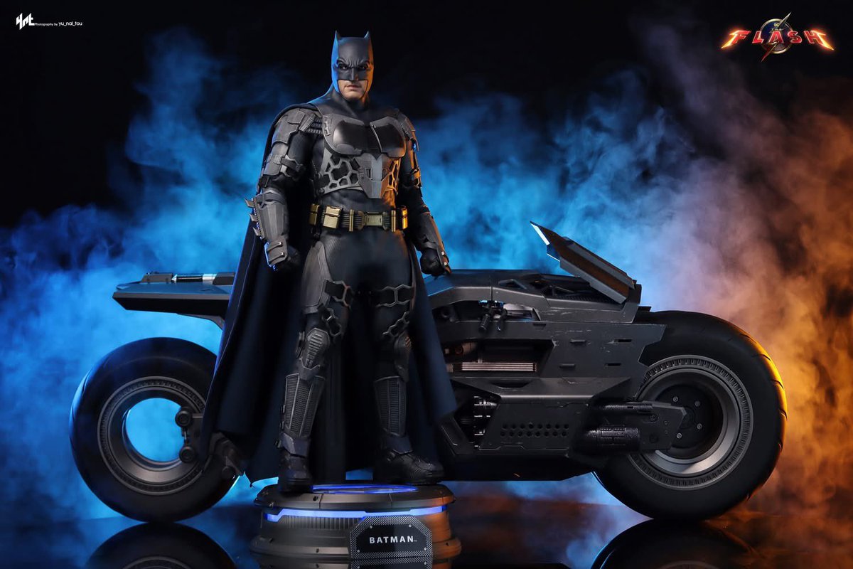 one6Update's tweet image. #HotToys released #Batman and #Batcycle from the #Flash movie.  These are the release photos.

🧵

#Sixth #SixthScale #HotToysCollectibles #ホットトイズ