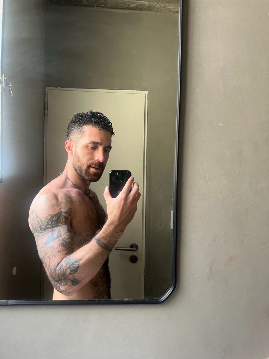 lushbathballs's tweet image. Last day 😢