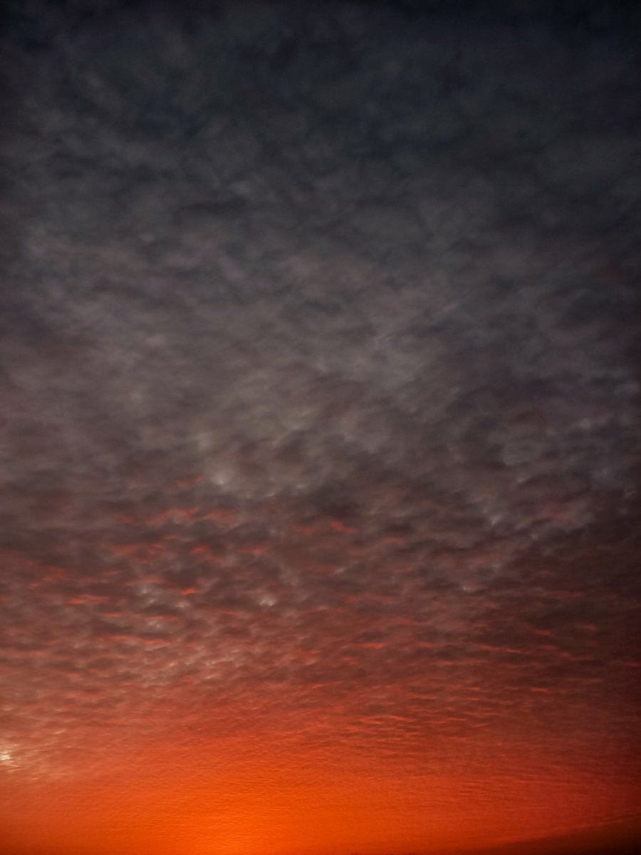 صورتين الفرق بينهم عشر دقايق (:
سُبحانك ربي ما خّلقت هذا باطِلاً .