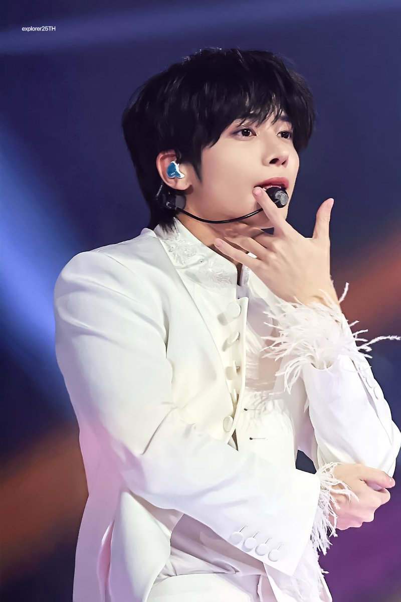 explorer25th's tweet image. 241225 sbs
나의 천사🪽

#태현 #TAEHYUN
#TOMOROW_X_TOGETHER #TXT
#투모로우바이투게더