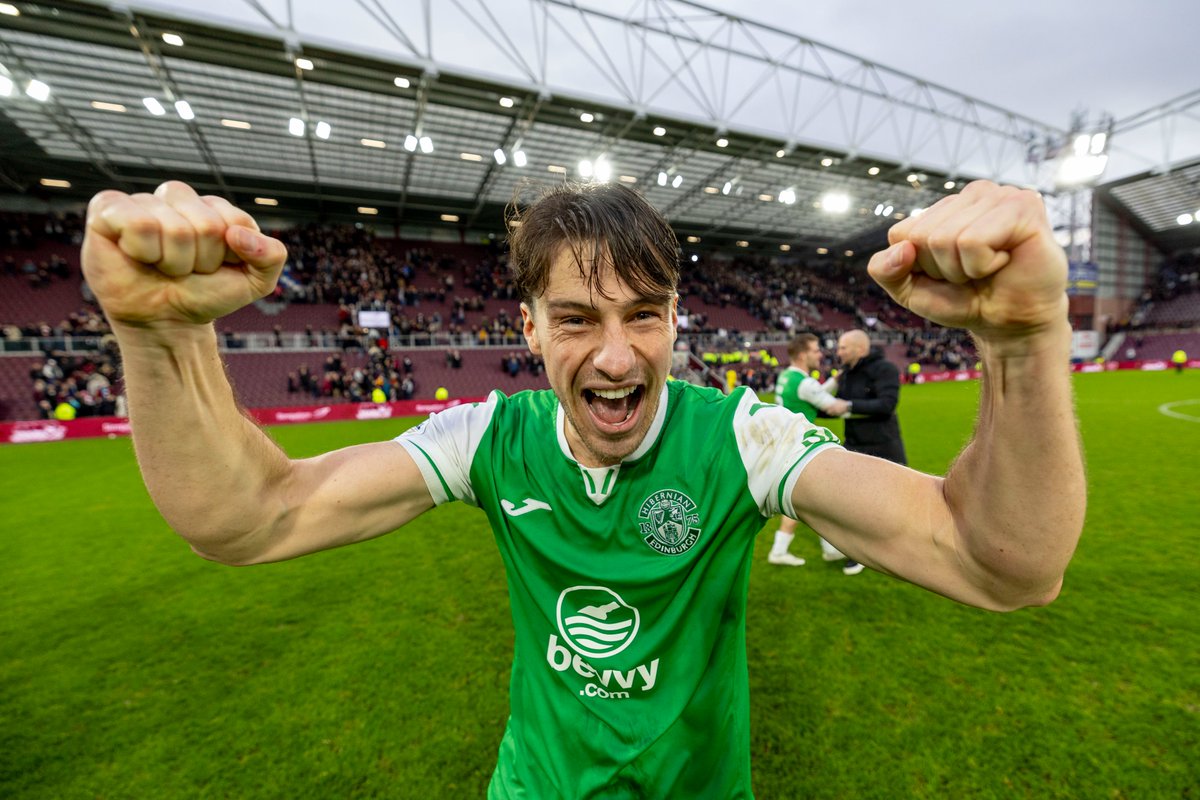 HibernianFC's tweet image. 𝑰𝒕&apos;𝒔 𝒕𝒉𝒆 𝒔𝒆𝒂𝒔𝒐𝒏,
𝑳𝒐𝒗𝒆 𝒂𝒏𝒅 𝒖𝒏𝒅𝒆𝒓𝒔𝒕𝒂𝒏𝒅𝒊𝒏𝒈...
𝑴𝒆𝒓𝒓𝒚 𝑪𝒉𝒓𝒊𝒔𝒕𝒎𝒂𝒔 🎁💚