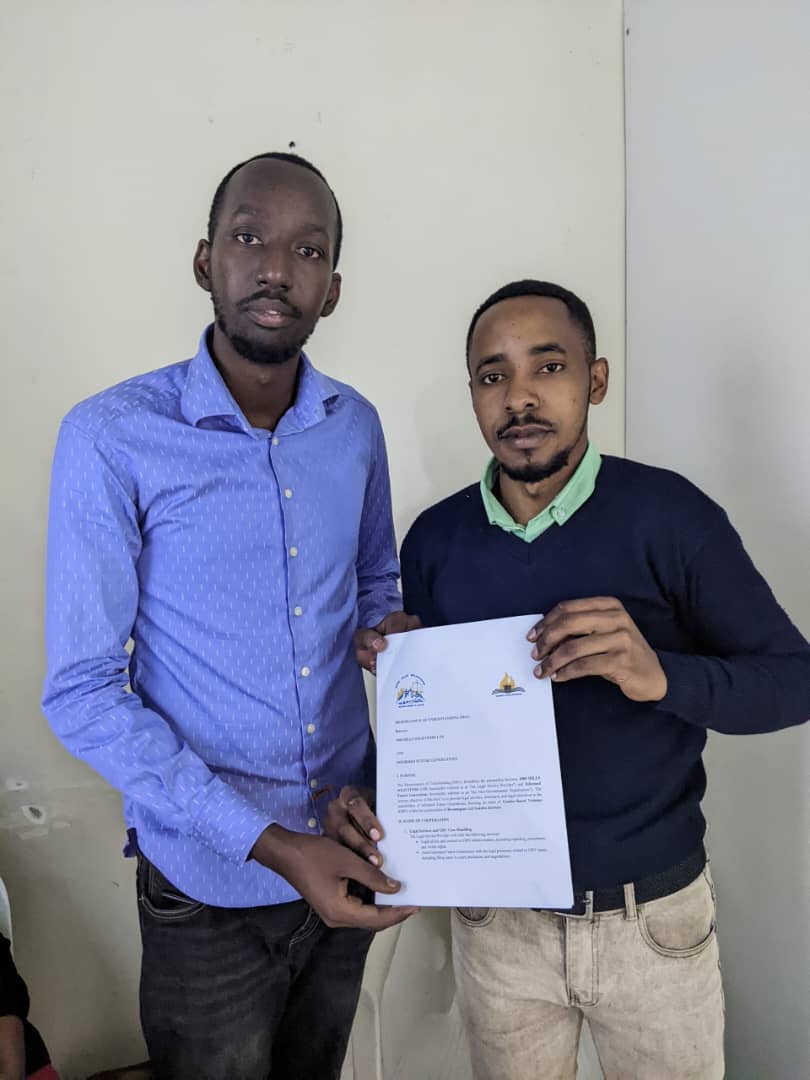 We’re excited to announce our MoU with <a href="/Solicitors_Rda/">1000 Hills Solicitors</a> which aims to provide free legal aid to #SGBV victims &amp; teen mothers in <a href="/RwamaganaDistr/">Rwamagana District</a> &amp; <a href="/GatsiboDistrict/">Gatsibo District</a> through the #InformedGens project. We can #EndSGBV #StopHIV &amp; #StopTeenagePregnancy.

<a href="/harerimana_tito/">Tito Hare</a> <a href="/HDIRwanda/">HDI Rwanda</a>