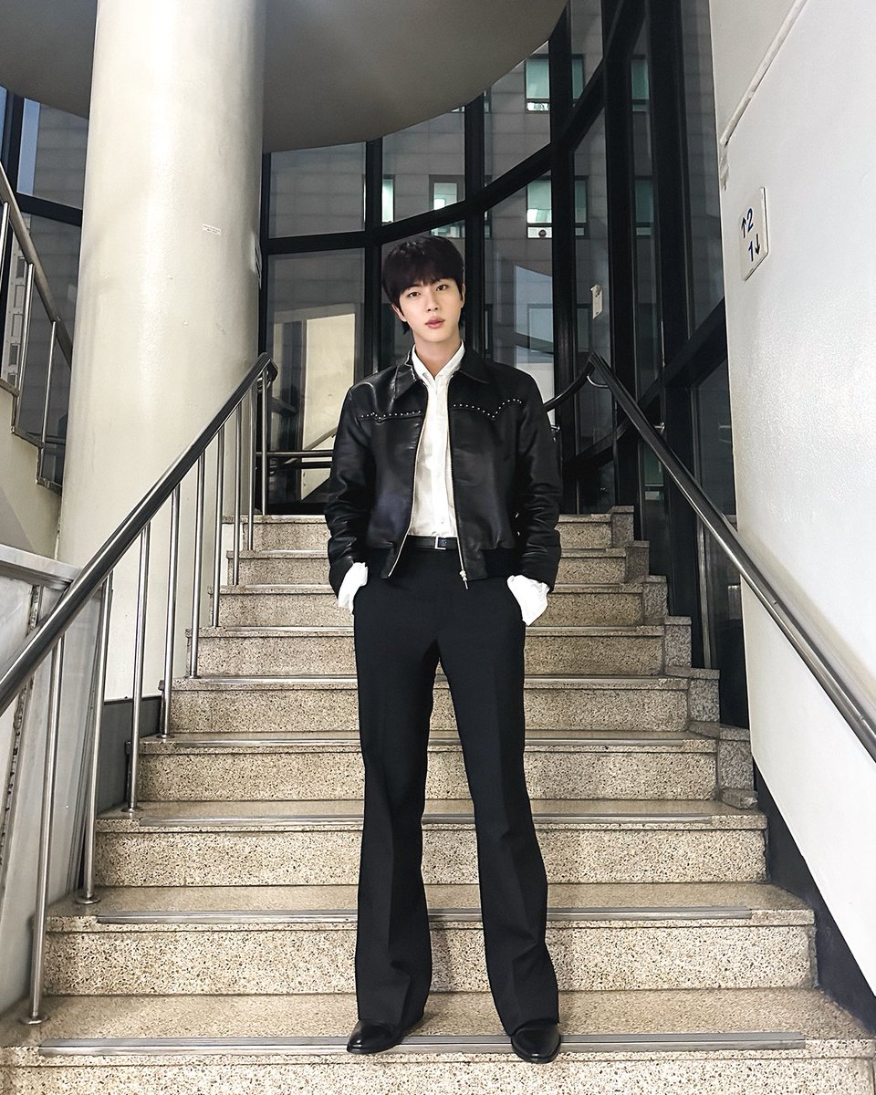 seokjinfile's tweet photo. KIM SEOKJIN https://t.co/U01deSSW1u